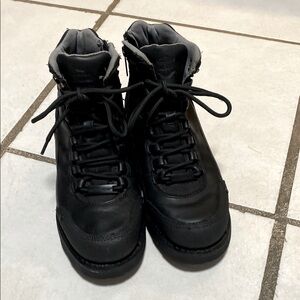 Harley-Davidson Black Boots with Leather Upper and Padded Ankle.